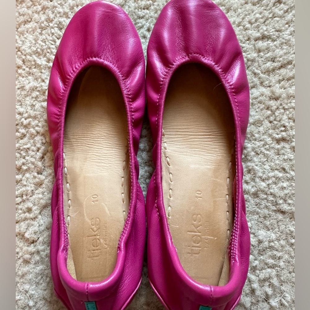 Tieks size 10 Fuschia